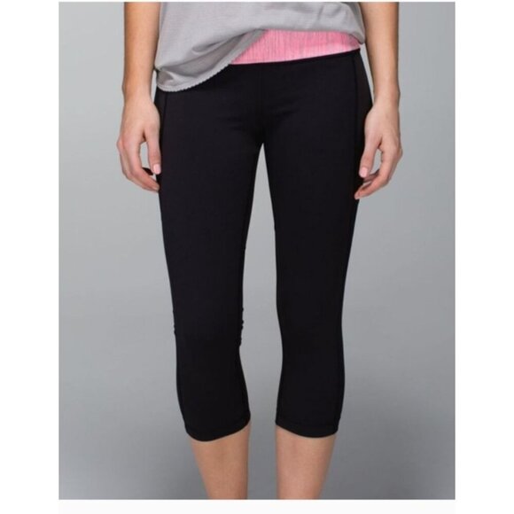 Lululemon Breathe Easy Crop Leggings Size 8 Black & Pink Mesh Leg Back - Picture 2 of 11